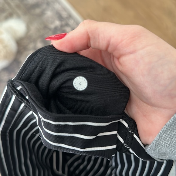 Lululemon Train Times Pant 25" in Parallel Stripe Black White - Picture 7 of 7